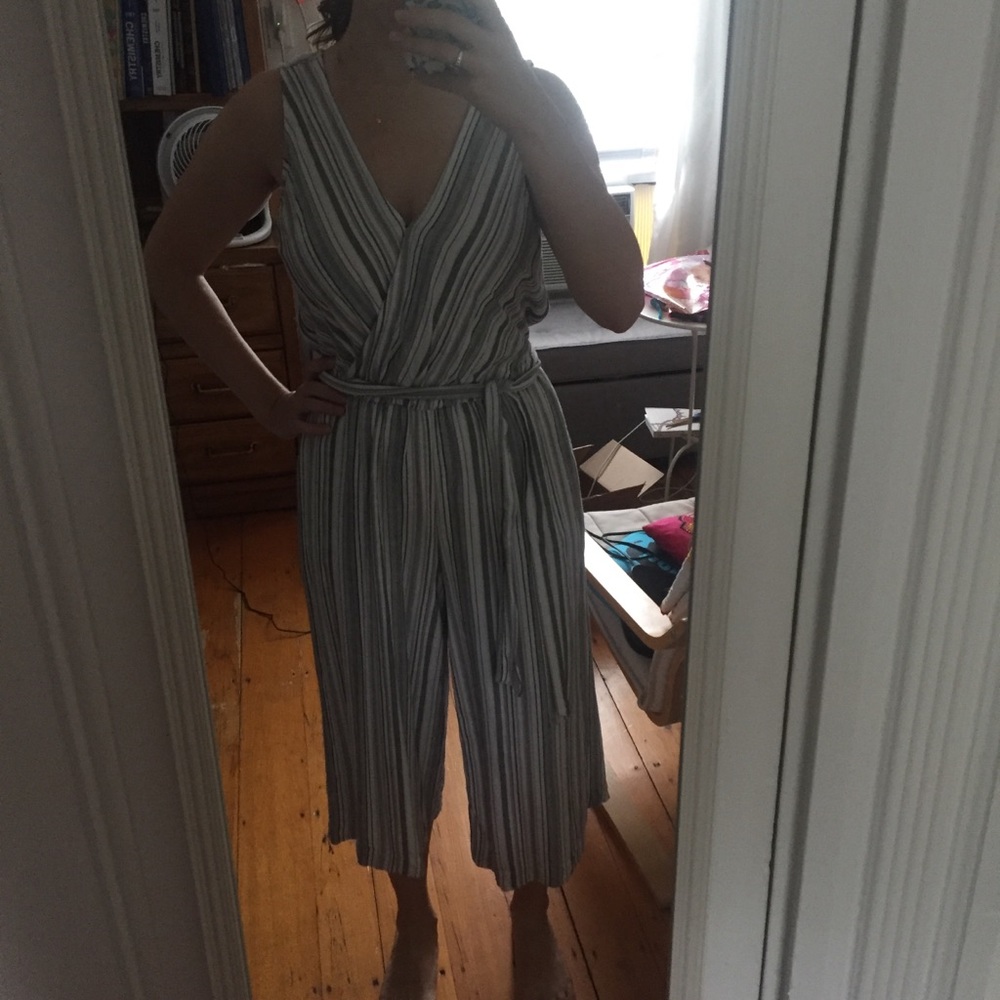 Gap wrap front cropped jumpsuit size M
